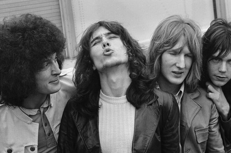 15 Songs That Instantly Bring Back the 8-Track Years