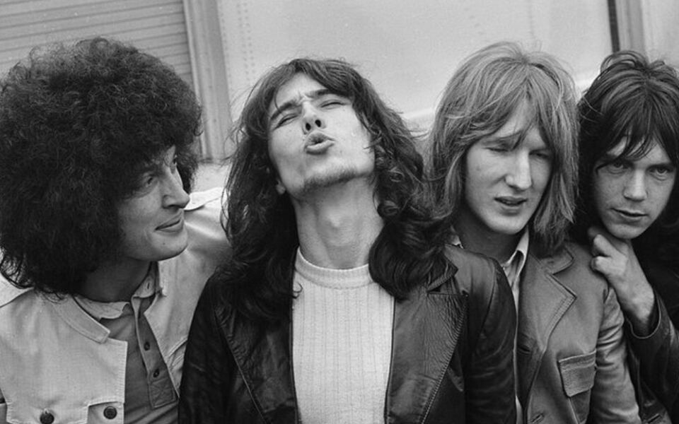 15 Songs That Instantly Bring Back the 8-Track Years