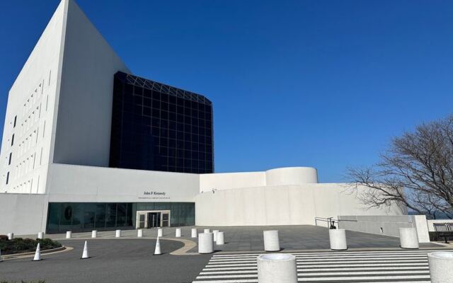 This Waterfront Presidential Museum in Massachusetts Draws History Lovers From Well Beyond Boston to Its I.M. Pei Glass Tower