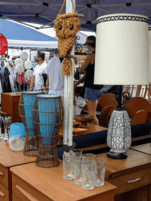 This Sprawling California Antique Market Draws Hundreds of Vendors and Hours of Vintage Treasure Hunting