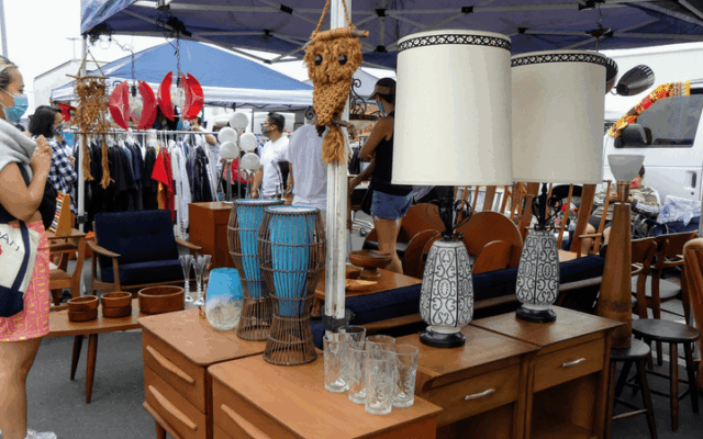 This Sprawling California Antique Market Draws Hundreds of Vendors and Hours of Vintage Treasure Hunting