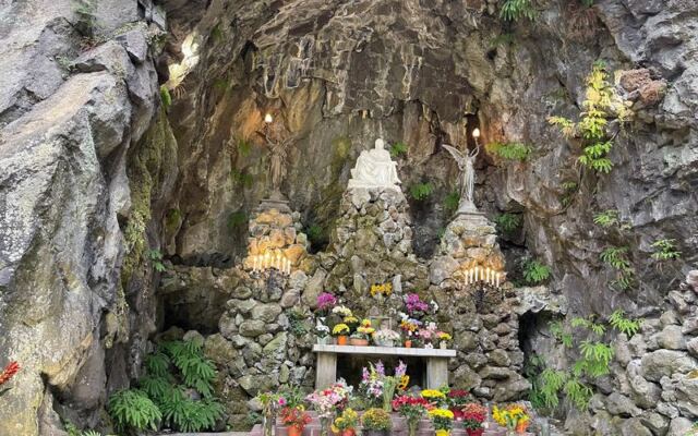 This Oregon Catholic Shrine Draws Pilgrims From Other States to Wander Its Free Forested Prayer Grounds