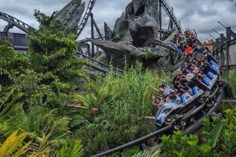 15 Legendary Roller Coasters Every American Theme Park Fan Should Experience