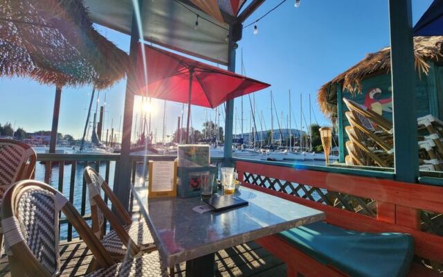 This Laid-Back Oregon Restaurant Floats Right on the Water Where You Sip Cocktails and Watch the Sunset