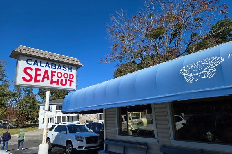 This Hidden North Carolina Fish House Serves Calabash-Style Shrimp So Fresh Locals Drive An Hour For It