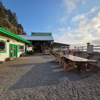 This Oregon Marina Lets You Catch Your Own Crab Off the Dock and Cooks It Up Fresh