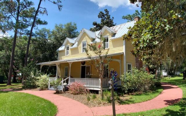 This Old Florida Village Near Dade City Recreates 1800s Pioneer Life for Just $12