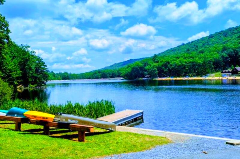 This Pennsylvania Park Wraps a Sandy Beach and Quiet Trails Around a 25-Acre Lake