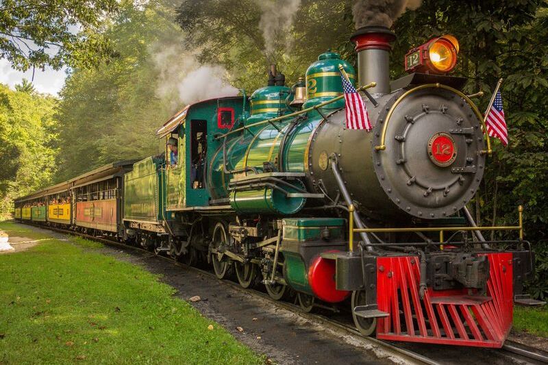 This North Carolina Steam Train Loops So Steep It Meets Itself, With Cowboys and a Petting Zoo Waiting at the Top