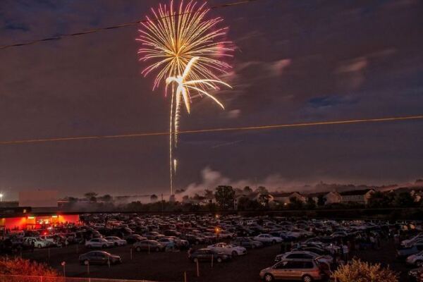 This Old-School Ohio Drive-In Whisks You Straight Back To A 1950s Saturday Night