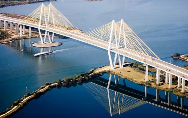 Texas’s Longest Cable-Stayed Bridge Carries Drivers High Above the Houston Ship Channel with Awe-Inspiring Views