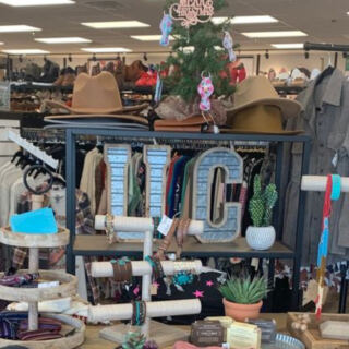 This Tennessee Resale Shop Racks Up Name Brands So Cheap You Can Fill A Cart Without The Guilt