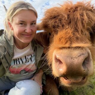 There’s An Oregon Farm Where You Can Meet And Brush Fluffy Highland Cows Up Close