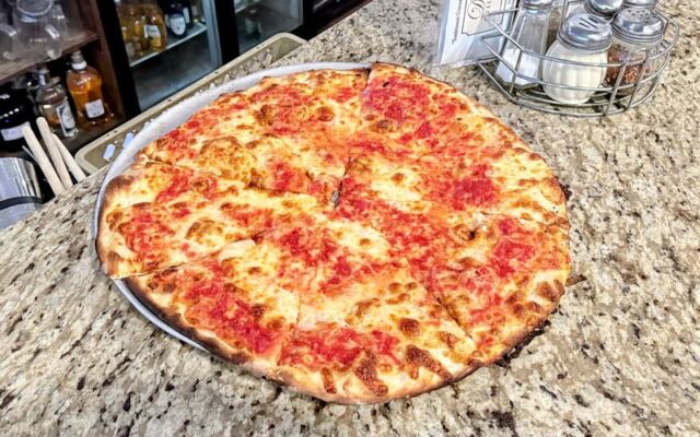 This No-Frills Family-Owned Tavern in Staten Island, New York Serves Charred Thin-Crust Pies Worth the Trip