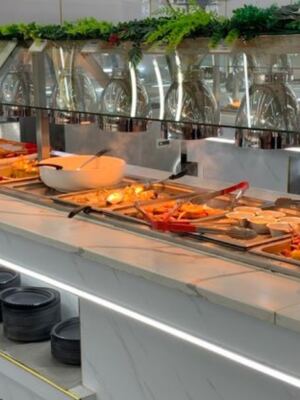 At This New Jersey Seafood Buffet, Fresh Snow And Stone Crab Legs Stay In Rotation