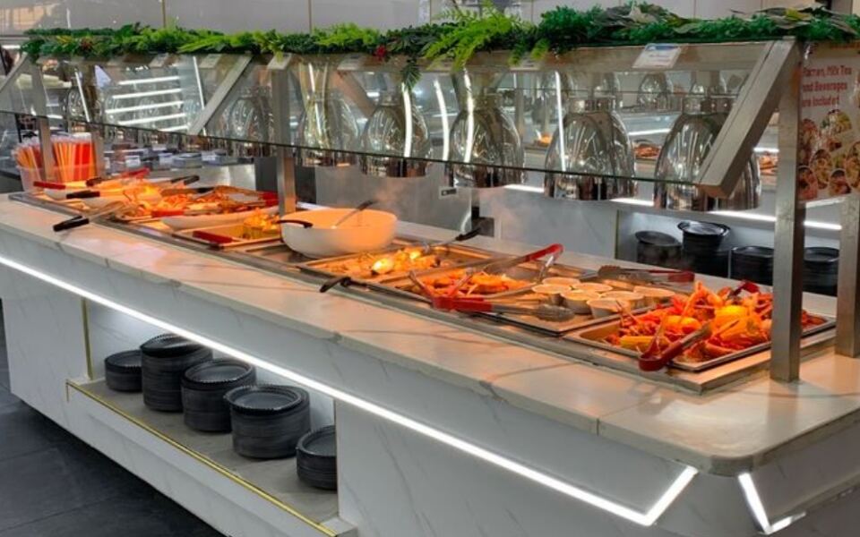 At This New Jersey Seafood Buffet, Fresh Snow And Stone Crab Legs Stay In Rotation