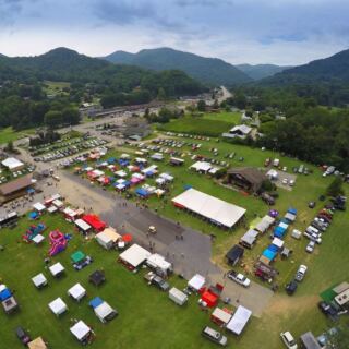 This North Carolina Mountain Craft Festival Brings More Than 100 Makers to One Valley for Snack-Fueled Browsing