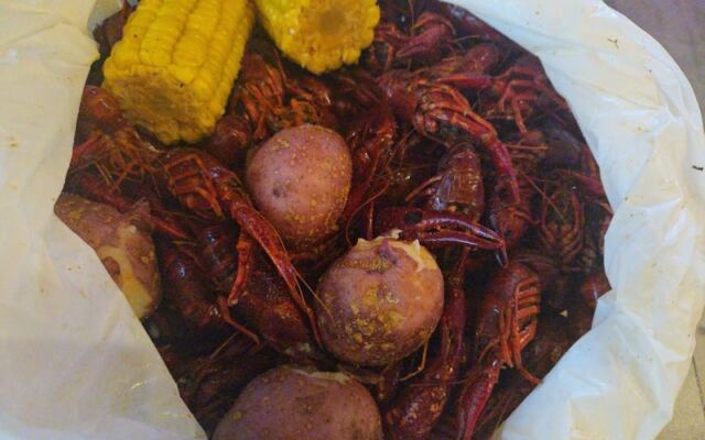 This Oklahoma Crawfish Boil Serves Up Real Louisiana Flavor Miles From the Border