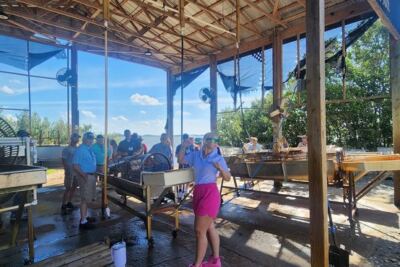 Most Floridians Drive Right Past Cedar Key’s Tiny Clam Farm Shop Without Stopping