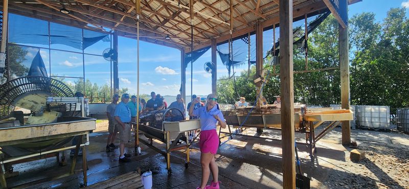 Most Floridians Drive Right Past Cedar Key’s Tiny Clam Farm Shop Without Stopping