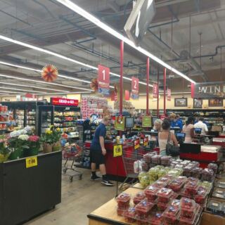At This California Discount Supermarket, Shoppers Fill a Week’s Cart for Under Fifty Dollars