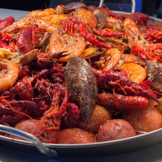 This Minnesota Buffet Has Lobster, Sushi, Sashimi And Seafood Boils