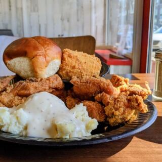 This Longtime Tulsa Soul Food Institution Serves Some of Oklahoma’s Best Fried Chicken
