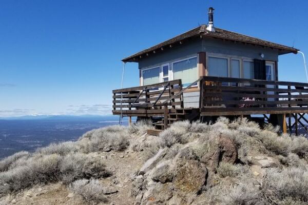 15 Oregon Mountaintop Lookouts Where a Night Under the Stars Costs About as Much as Takeout