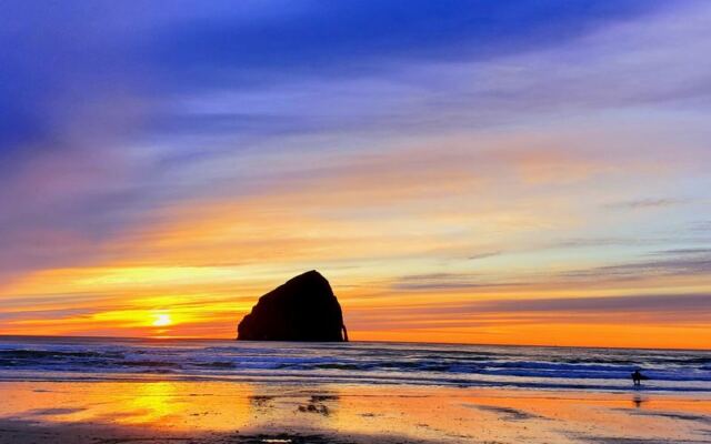Locals Worry These 10 Oregon Towns Are Quietly Being Scooped Up by Investors