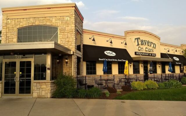 12 Rockford, Illinois Restaurants That Turn A Simple Food Run Into A Planned Road Trip