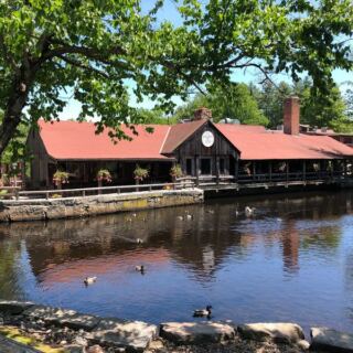 These 8 Old-School Massachusetts Restaurants Have Been Feeding Locals Since Long Before You Were Born