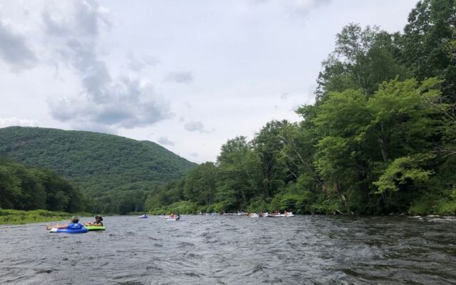 This Clean, Scenic Deerfield River Float in Western Massachusetts Lets the Whole Family Drift for Up to Four Lazy Hours