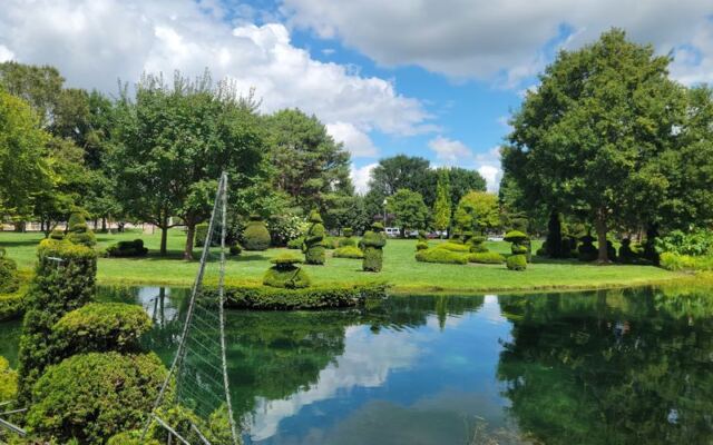 Deep In Columbus This Topiary Park Recreates A Famous Painting Entirely Out Of Shaped Shrubs