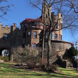 This New Jersey Castle Park Turns A Quiet Hilltop Stop Into A Storybook Walk