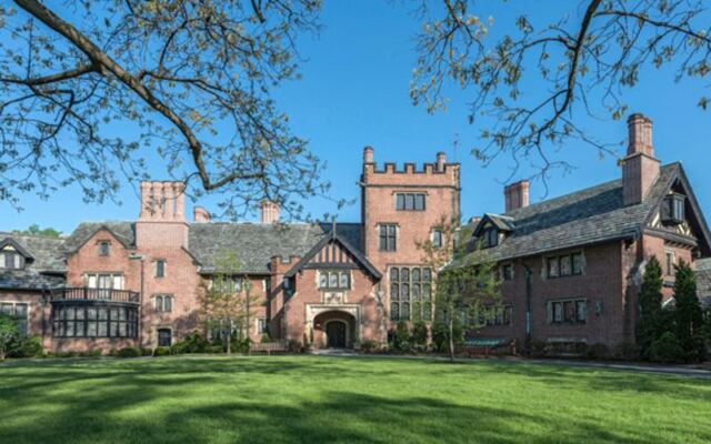 This Historic Ohio Mansion Has Been Hiding In Plain Sight More Beautiful Than You’d Expect