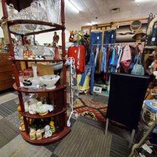 This Massive Arizona Antique Mall Packs In 145 Dealers You Can’t Get Through in a Single Visit