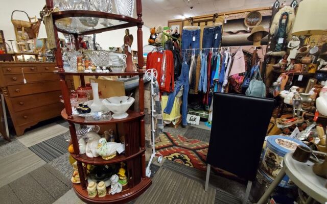This Massive Arizona Antique Mall Packs In 145 Dealers You Can’t Get Through in a Single Visit