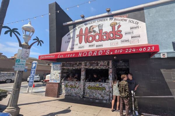This Laid-Back San Diego Beach Joint Stacks Burgers So Sky-High the ‘Mini’ Eats Like a Regular
