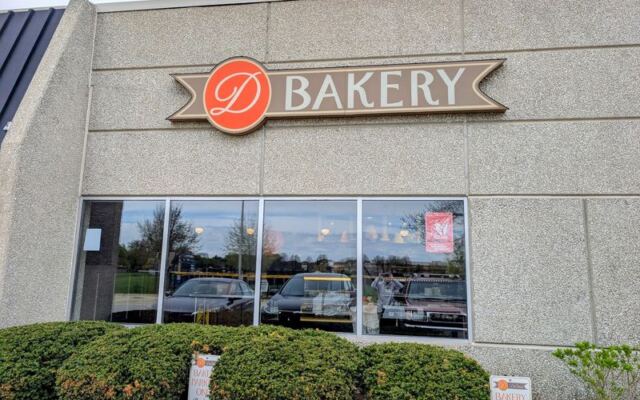These 5 Illinois Bakeries Fill Their Kolaches Fresh By The Dozen Every Morning