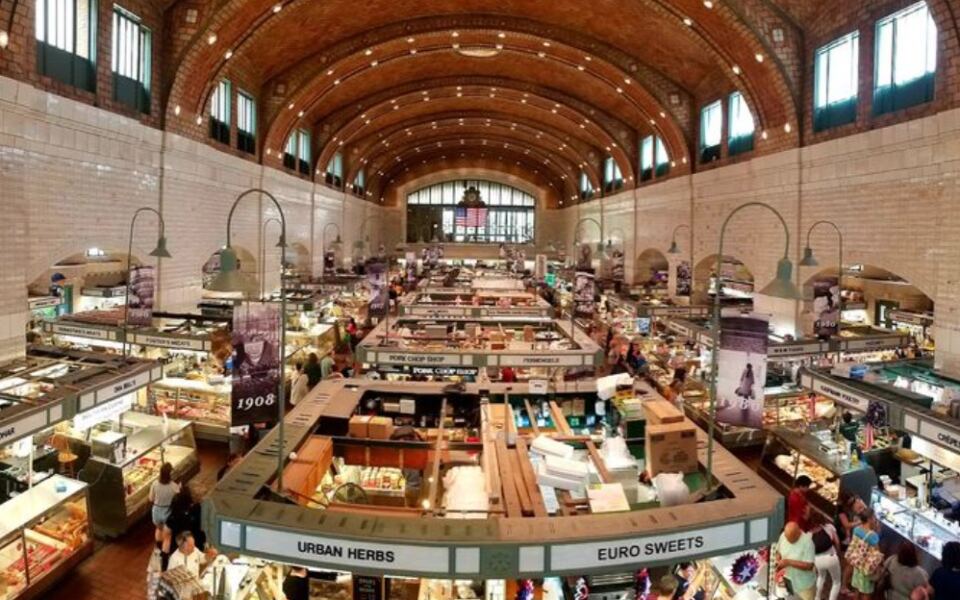 There’s A Massive Ohio Market Where Every Aisle Overflows With Treats You’ve Never Tasted