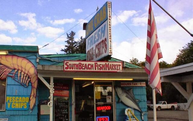 This Unfussy Oregon Coast Fish Shack Fries Popcorn Shrimp Locals Swear Is the Best They’ve Ever Had