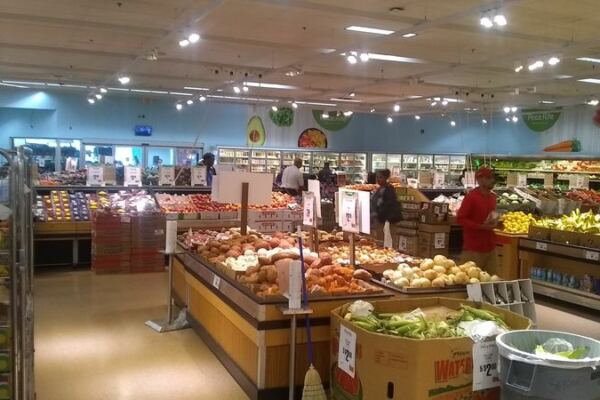 At This Rhode Island Discount Supermarket, Shoppers Walk Out Amazed at How Low Their Grocery Bill Runs