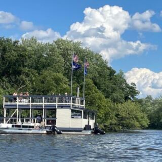 There’s a Wisconsin Sandbar You Can Only Reach by Boat, and It’s Pure Sun-and-Fun Summer Days
