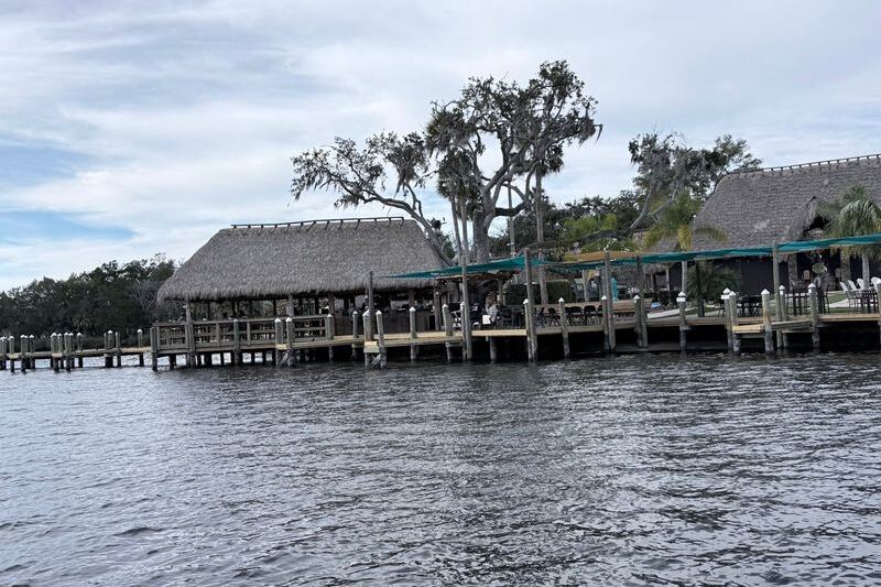 This Waterfront Seafood Restaurant in Homosassa, Florida Is So Fresh You Watch the Boats Come In
