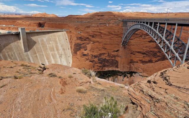 Driving Across This Dizzying Arizona Bridge High Over the Colorado River Is a Little Scary