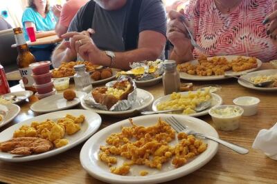 People Plan Entire Road Trips Around the Fried Clams at This Tiny Florida Restaurant