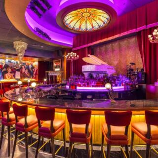 This Swanky Cincinnati Steakhouse Plates Perfectly Cooked Steaks Alongside Live Piano and White-Glove Service