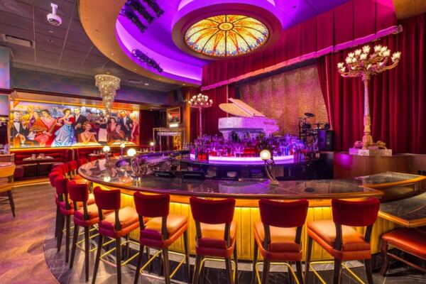 This Swanky Cincinnati Steakhouse Plates Perfectly Cooked Steaks Alongside Live Piano and White-Glove Service