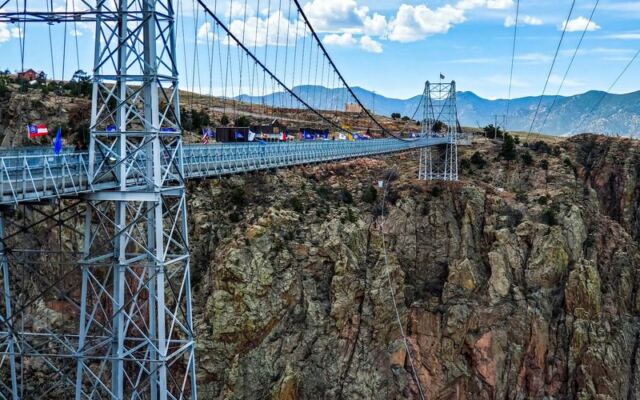 Walking Across This Colorado Bridge Nearly 1,000 Feet Above the Arkansas River Tests Anyone Afraid of Heights