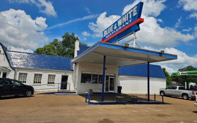 Mississippi’s Oldest Diner Has Been Plating Southern Comfort Classics Since 1924